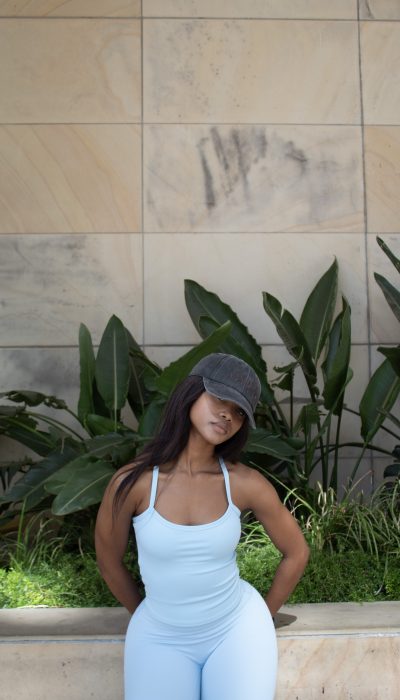 FITTED CROPPED VEST - BABY BLUE