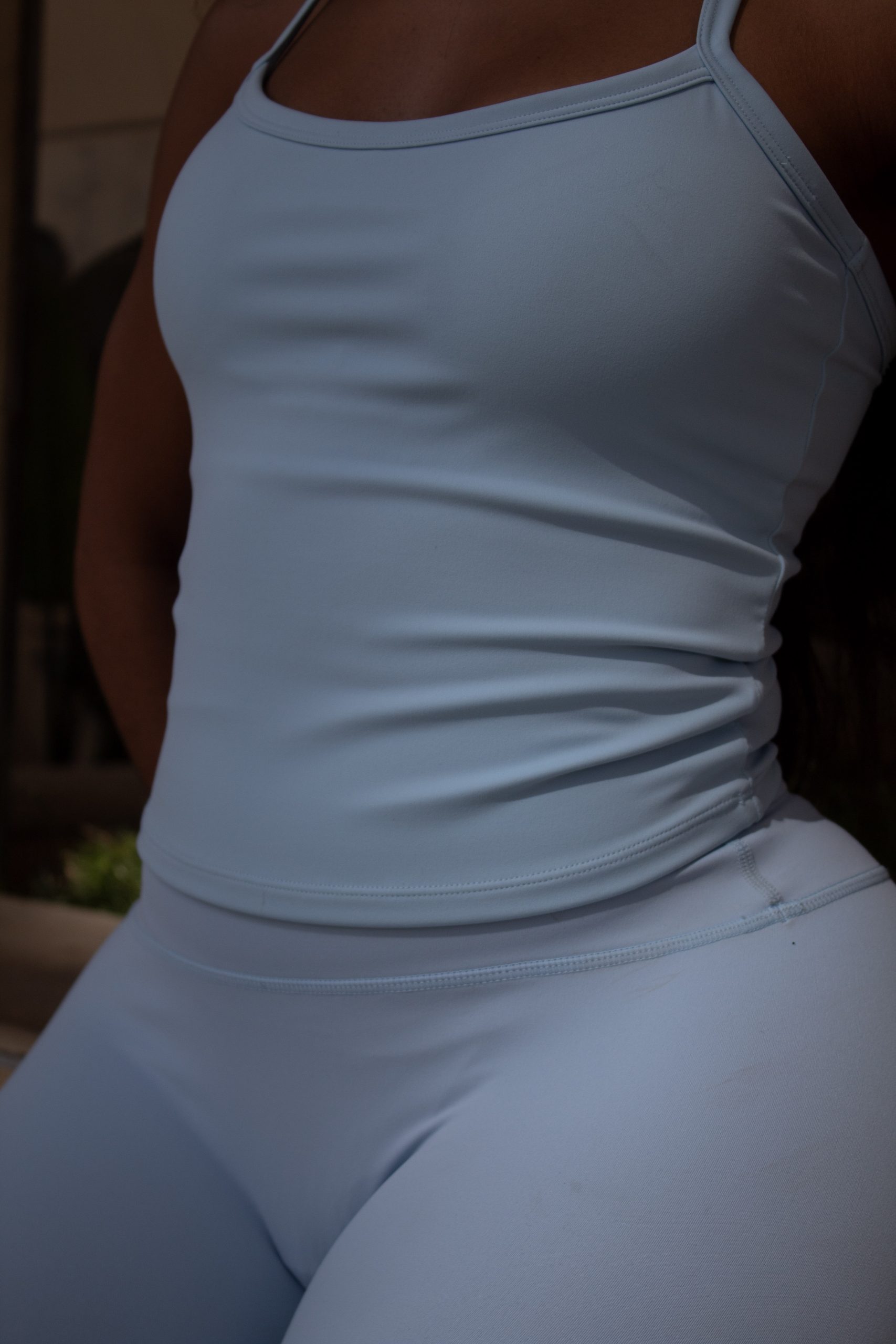 FITTED CROPPED VEST - BABY BLUE - Image 2