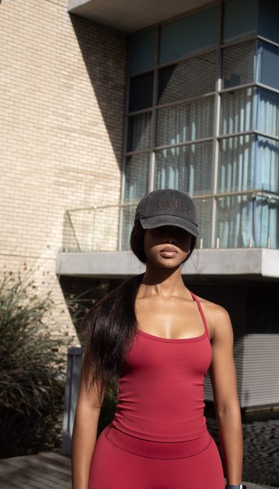 FITTED CROPPED VEST - CHERRY RED